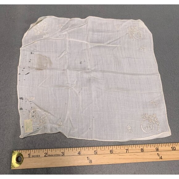 Vintage Floral Handkerchiefs Lot of 8 - Delicate Prints & Lace Edges - Picture 7 of 10